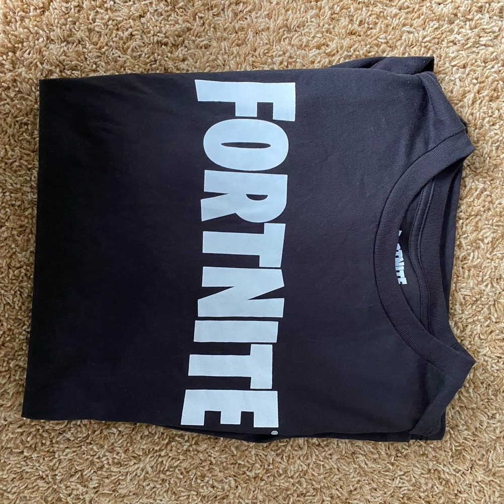 Long sleeve fortnite shirt!